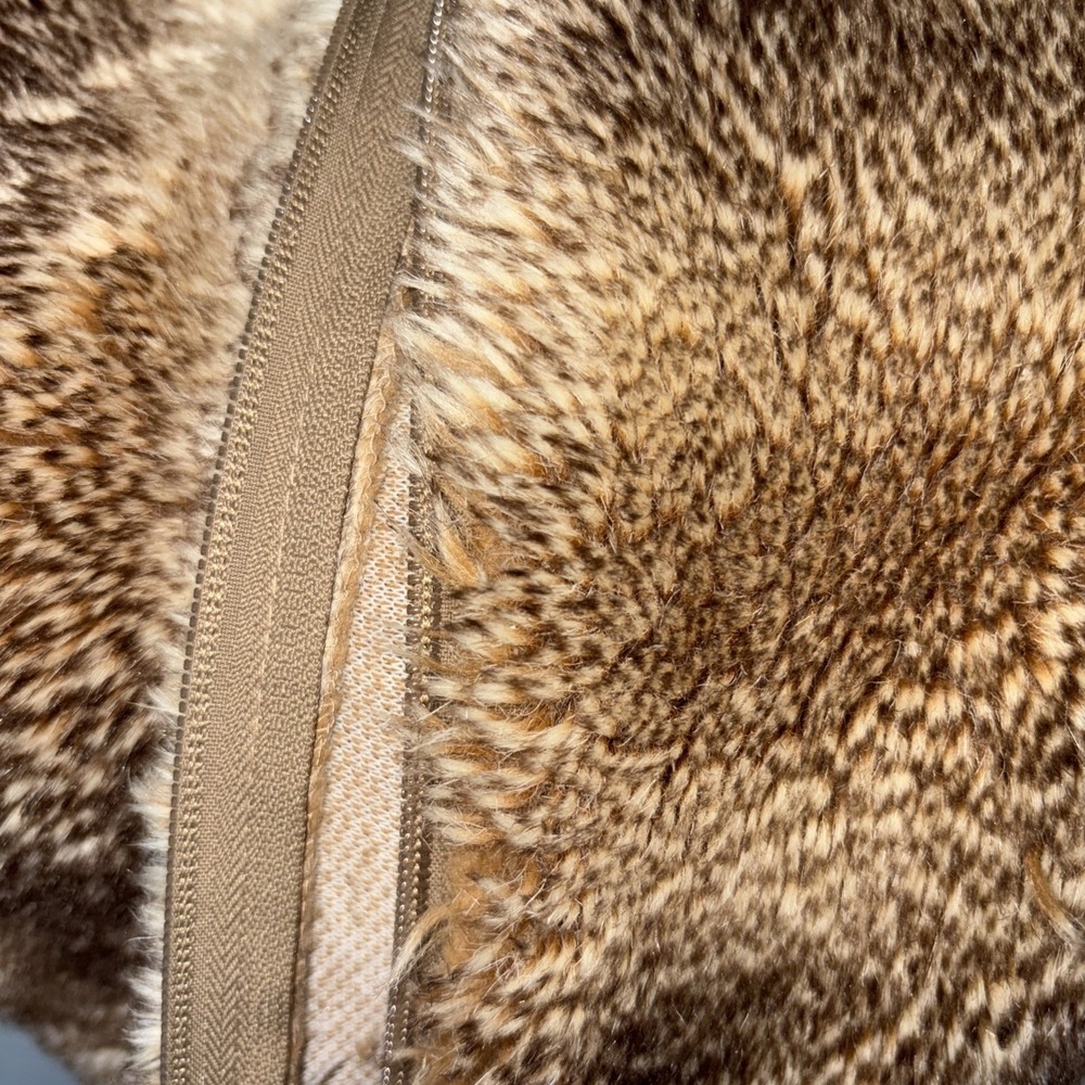 Pottery Barn Large Faux Fur Pillow Sham Cover 18"x18" Brown Taupe Zip Single - Picture 2 of 5